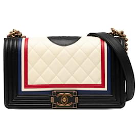 Chanel Coco Mark Matelassé Boy Chain Schultertasche