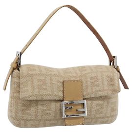 FENDI Mamma Baguette Schultertasche aus Zucca Canvas Filz Beige Silber Auth 186896SAM