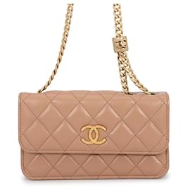 Pochette para teléfono con cadena Chanel Matelassé Coco Mark en piel de cordero AP3047