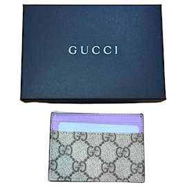 Porta-cartões Gucci GG Supreme em couro lilás