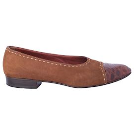 Ballerine Prada in pelle marrone con punta effetto coccodrillo