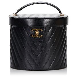 Beauty case Chanel in pelle caviar CC nera