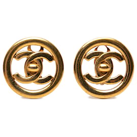 Orecchini rotondi a clip in oro placcato con chiusura a scatto CC di Chanel