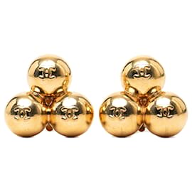 Pendientes de clip en esferas doradas chapadas en oro CC de Chanel