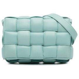 Bottega Veneta Bolso bandolera Cassette acolchado en nappa azul Intrecciato