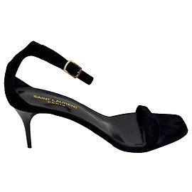 Sandali con tacco Saint Laurent Lexi 65 con cinturino alla caviglia in scamosciato nero