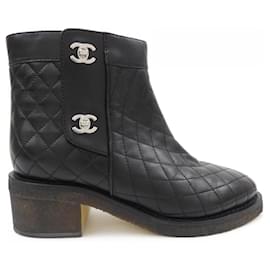 Stivali in pelle Chanel