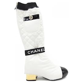 Stivali Chanel G38428Y55553 in agnello e pelle vernice