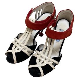 Sandali con tacco in pelle Prada
