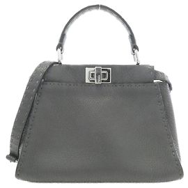 Fendi Selleria Peekaboo Mini Handtasche