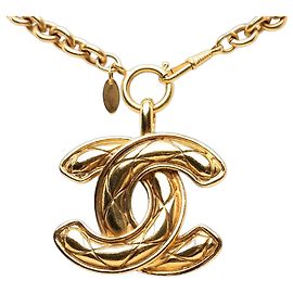 Colar com pingente matelassê Chanel Gold CC banhado a ouro