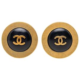 Pendientes Chanel Gold CC bañados en oro y esmalte redondo de clip