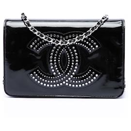 Portafoglio con catena Chanel Black CC in vernice decorato con strass