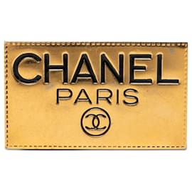 Spilla Chanel Gold CC Logo Plate placcata oro