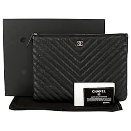 Clutch Caviar Classic New Medium - Chanel