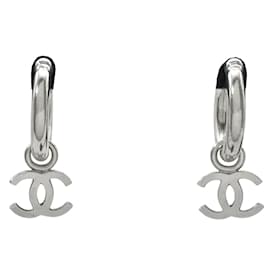 Orecchini a cerchio Chanel Coco Logo argento