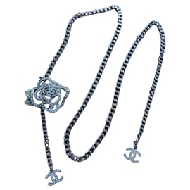 Chanel Camellia und CC-Logo Ketten gürtel