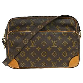 Louis Vuitton Nil Messenger Monogram Canvas 28