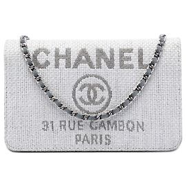 Portafoglio con catena Deauville in tela grigia Chanel