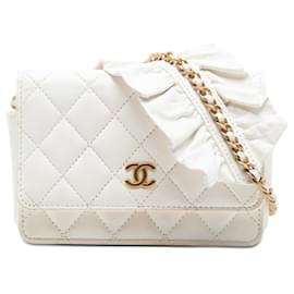 Portafoglio con catena Chanel White Quilted Lambskin Romance