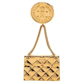 Borsa Chanel Gold CC Gold Plated Quilted Flap Bag Medallion Brooch