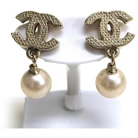 Orecchini Chanel Coco Mark Swing in perle sintetiche