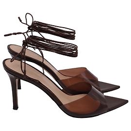 Zapatos de tacón Skye 85 en piel charol marrón Gianvito Rossi