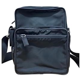 Borsa a tracolla in nylon Prada V406 nero
