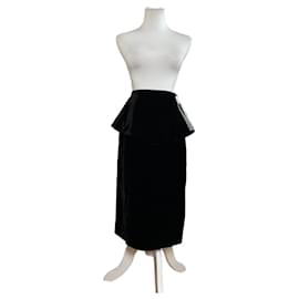 Falda de terciopelo con broche vintage Dior negra plata