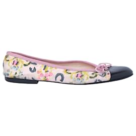 Chanel Ballerinas mit Cap-Toe aus mehrfarbigem Canvas und Lackleder