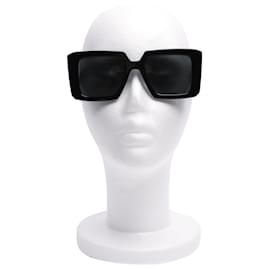 Prada Gafas de sol de montura cuadrada negra