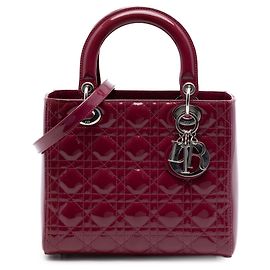 Lady Dior Cannage in vernice rosso, misura Medium