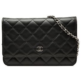 Chanel Schwarzes CC gestepptes Lammleder Wallet On Chain