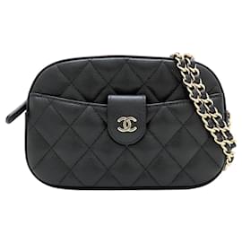 Borsa a tracolla Chanel Black CC in caviar trapuntato