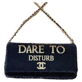 Chanel Paris / Cosmopolite Dare To Disturb Pailletten-Klapptasche
