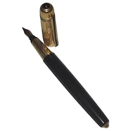 Cartier Gold and Black Lacquer Fountain Pen