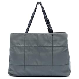 Prada Impuntu Stoff Tote mit Kette in Grau