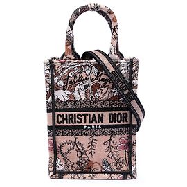 Dior Mini Book Tote Vertical Jardin Magique in tela ricamata rosa