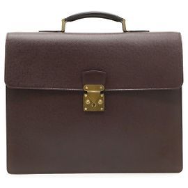 Valigetta da lavoro in pelle Taiga Louis Vuitton
