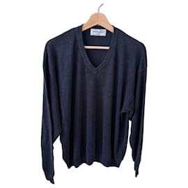 Burberrys Wool V-Neck Sweater