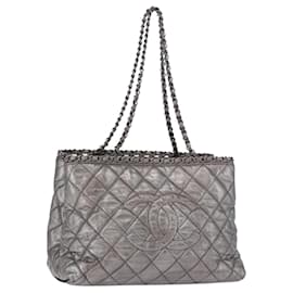 CHANEL Matelasse Chain Me Shoulder Bag Leather Silver CC Auth 187120SAV