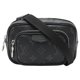 Pochette Outdoor Louis Vuitton Black Monogram Eclipse Taigarama