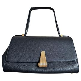 Borsa The Angle di Bottega Veneta in pelle di vitello nera