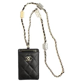 Chanel Collana porta carte Black Caviar con ciondolo in oro della serie Gold Charm