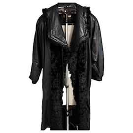 Gucci Abrigo Largo de Cuero Negro con Ribete de Pelo
