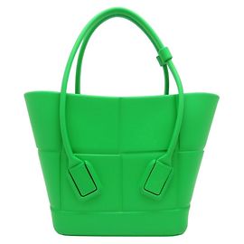 Borsa Arco di Bottega Veneta in gomma verde
