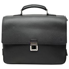 Louis Vuitton Nero Taiga Vassili PM