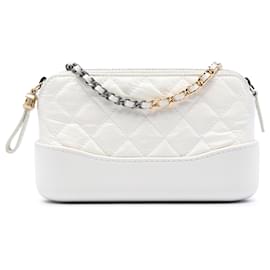 Clutch Gabrielle in pelle di vitello invecchiata trapuntata bianca con catena Chanel