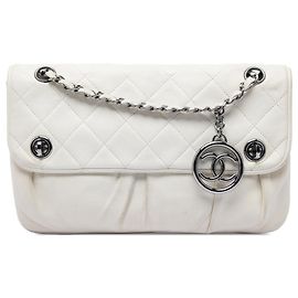 Chanel Bianco CC Trapuntato in Agnello Doppia Chiusura a Girello