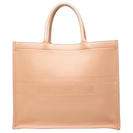 Dior Book Tote aus braunem geprägtem Kalbsleder Large
